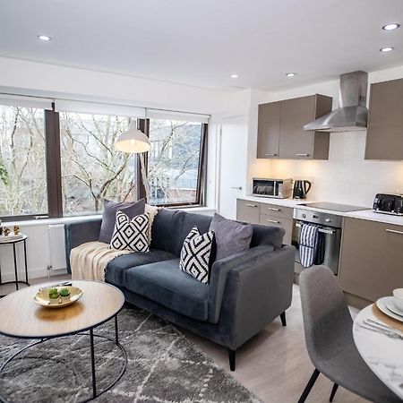 Pembroke House Apartments Exeter For Families Business Relocation Free Parking المظهر الخارجي الصورة