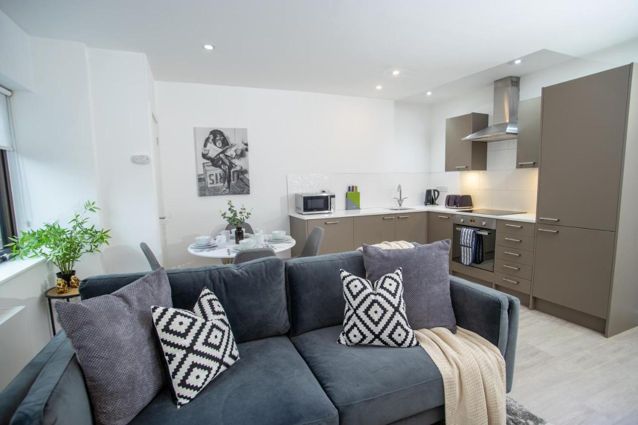 Pembroke House Apartments Exeter For Families Business Relocation Free Parking المظهر الخارجي الصورة