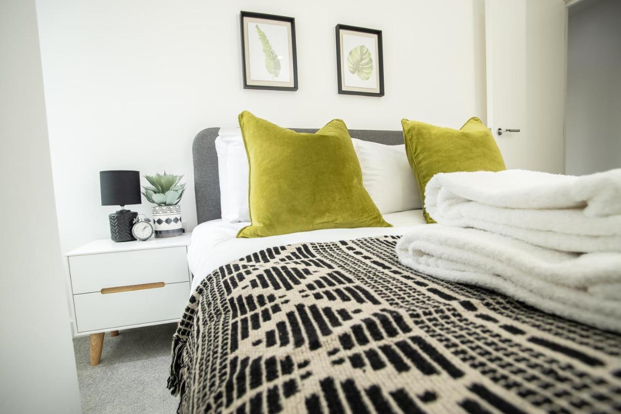 Pembroke House Apartments Exeter For Families Business Relocation Free Parking المظهر الخارجي الصورة