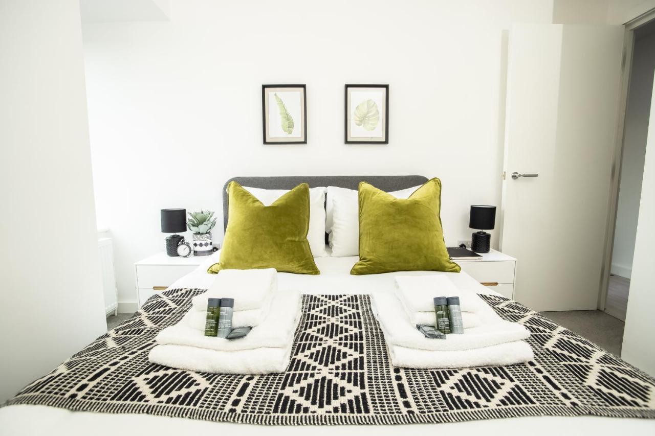 Pembroke House Apartments Exeter For Families Business Relocation Free Parking المظهر الخارجي الصورة