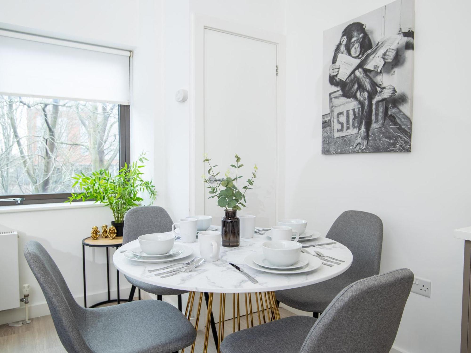 Pembroke House Apartments Exeter For Families Business Relocation Free Parking المظهر الخارجي الصورة