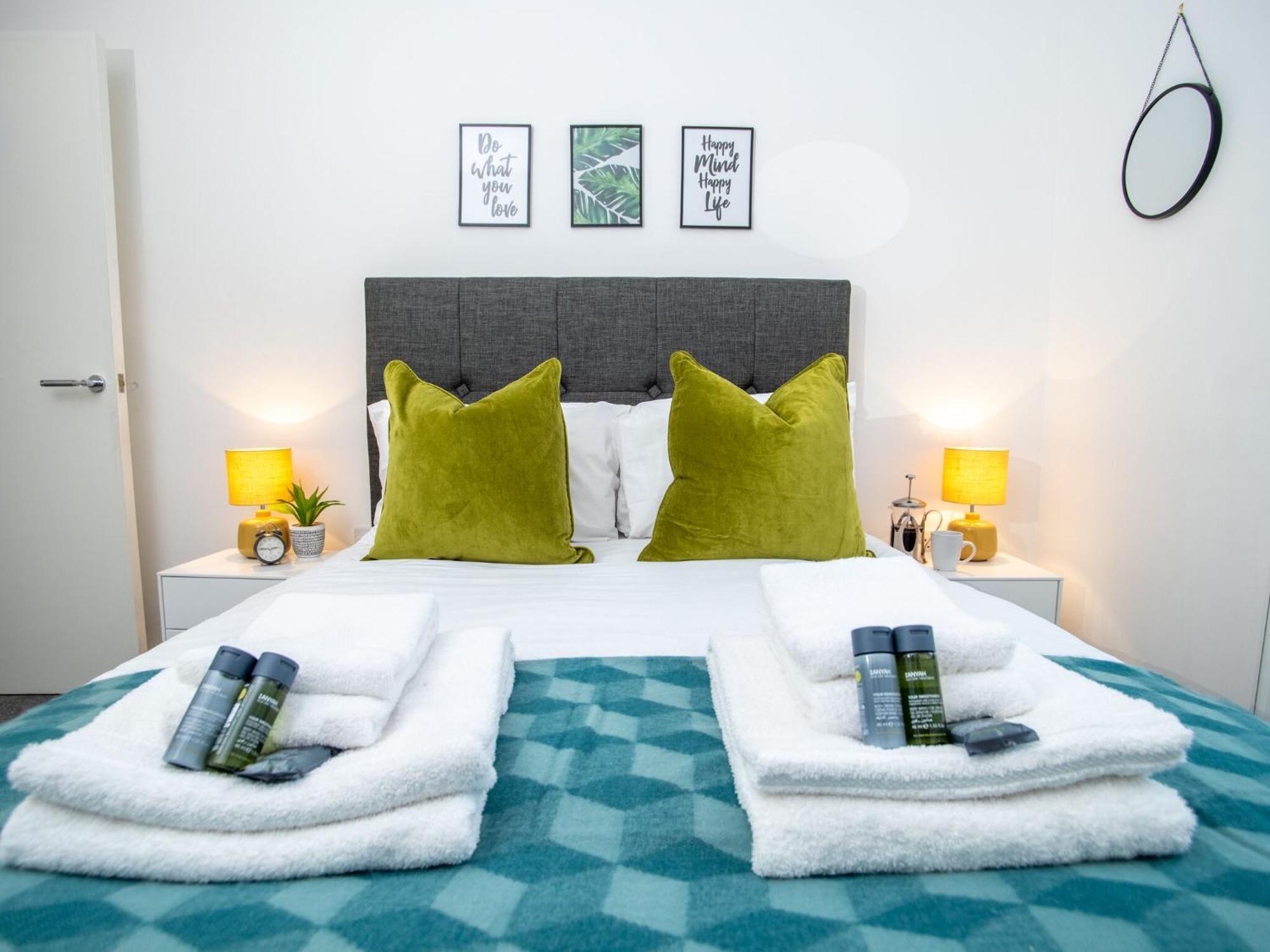 Pembroke House Apartments Exeter For Families Business Relocation Free Parking المظهر الخارجي الصورة